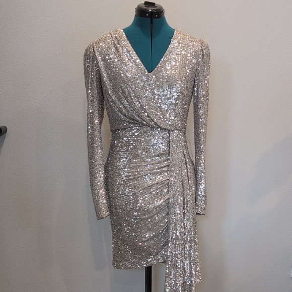 Alex Marie Dresses & Skirts - Alex Marie Shimmering Gold Long Sleeve Dress